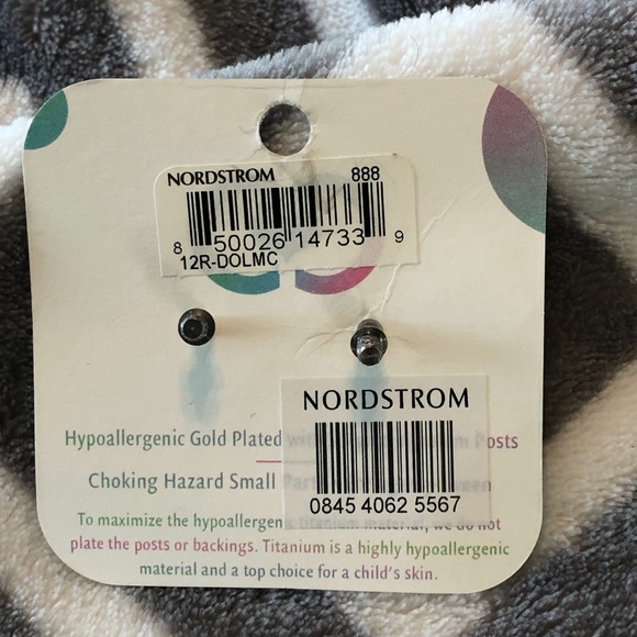 Chanteur Hypoallergenic Screwback Earrings - Picture 5 of 5